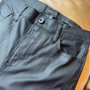 Kendall & Kylie Women’s Black Slim Jeans